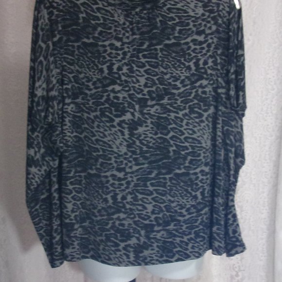 Black and Grey Leopard Draped Cold Shoulder Top Size Plus 22/26 - Picture 2 of 5